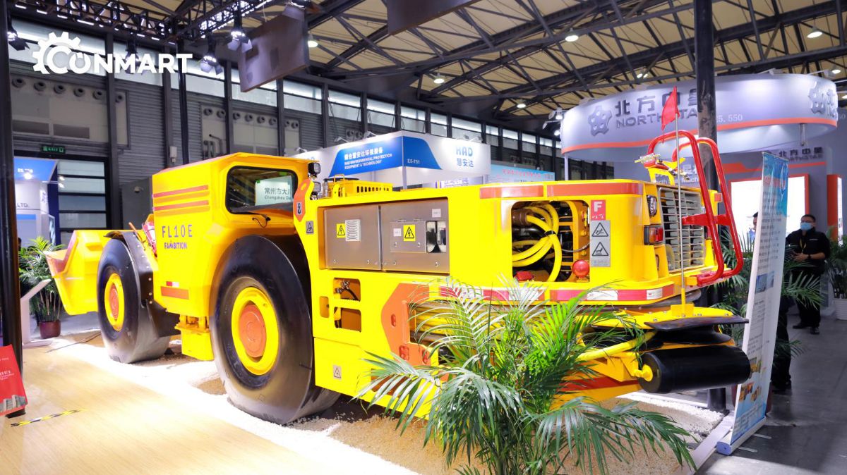 FAMBITION a adus încărcătorul LHD complet electric la bauma CHINA 2020